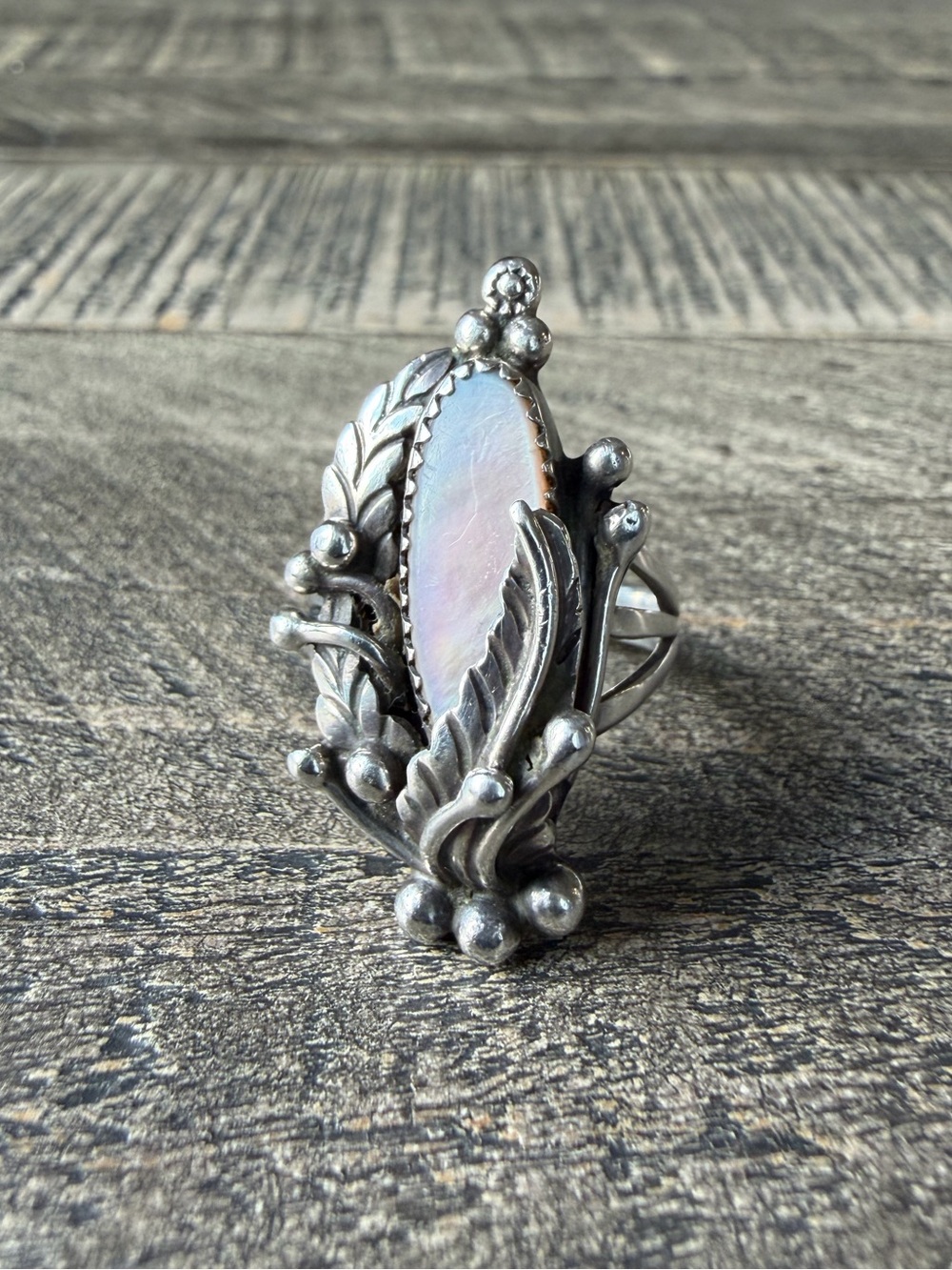 Vintage Signed Larson Lee Navajo Mother of Pearl & Sterling Ring